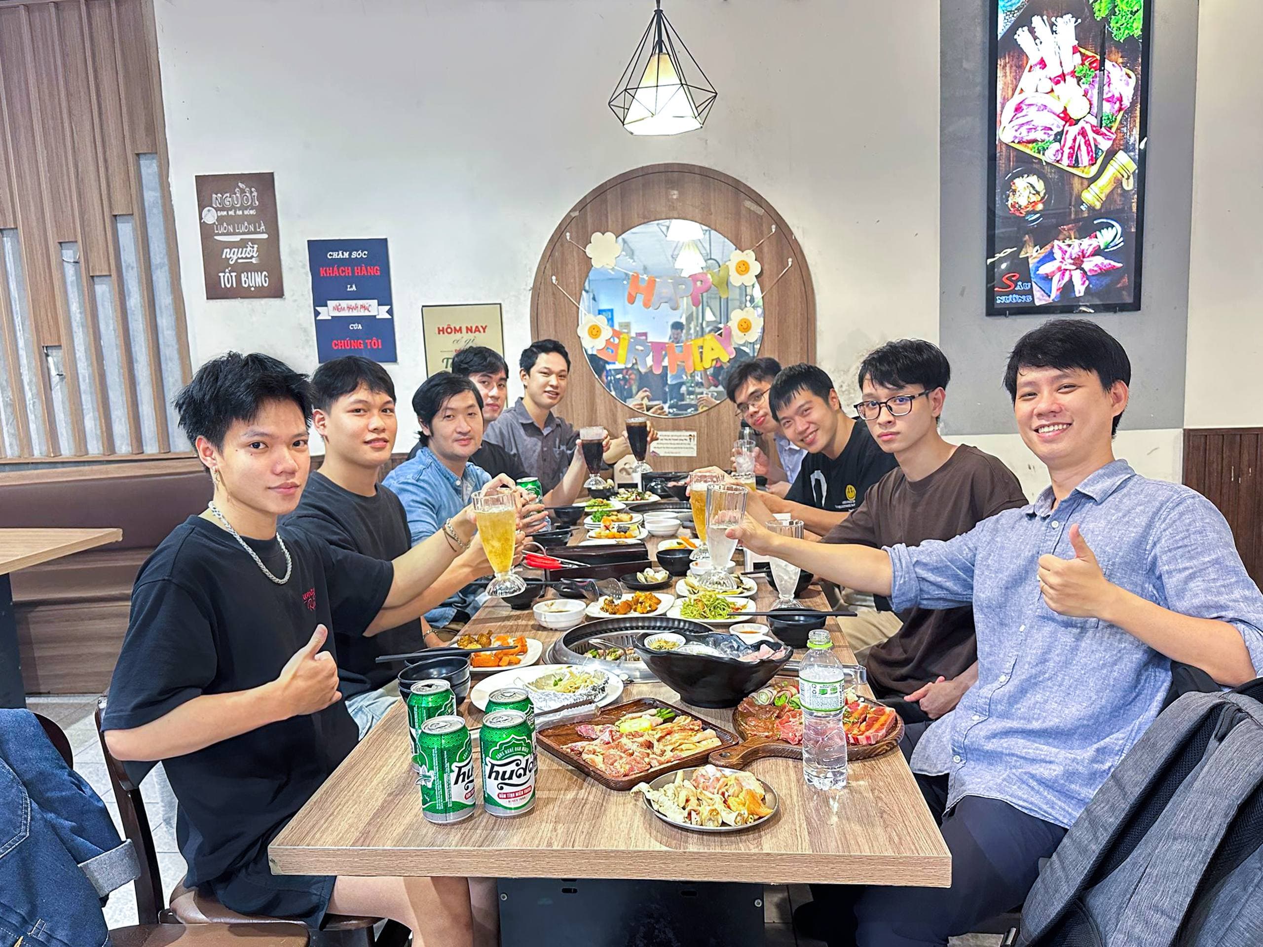 Có một loại hạnh phúc ở GEMS UNITED gọi là: Cùng nhau làm, cùng nhau ăn, và cùng nhau lớn mạnh! ❤️