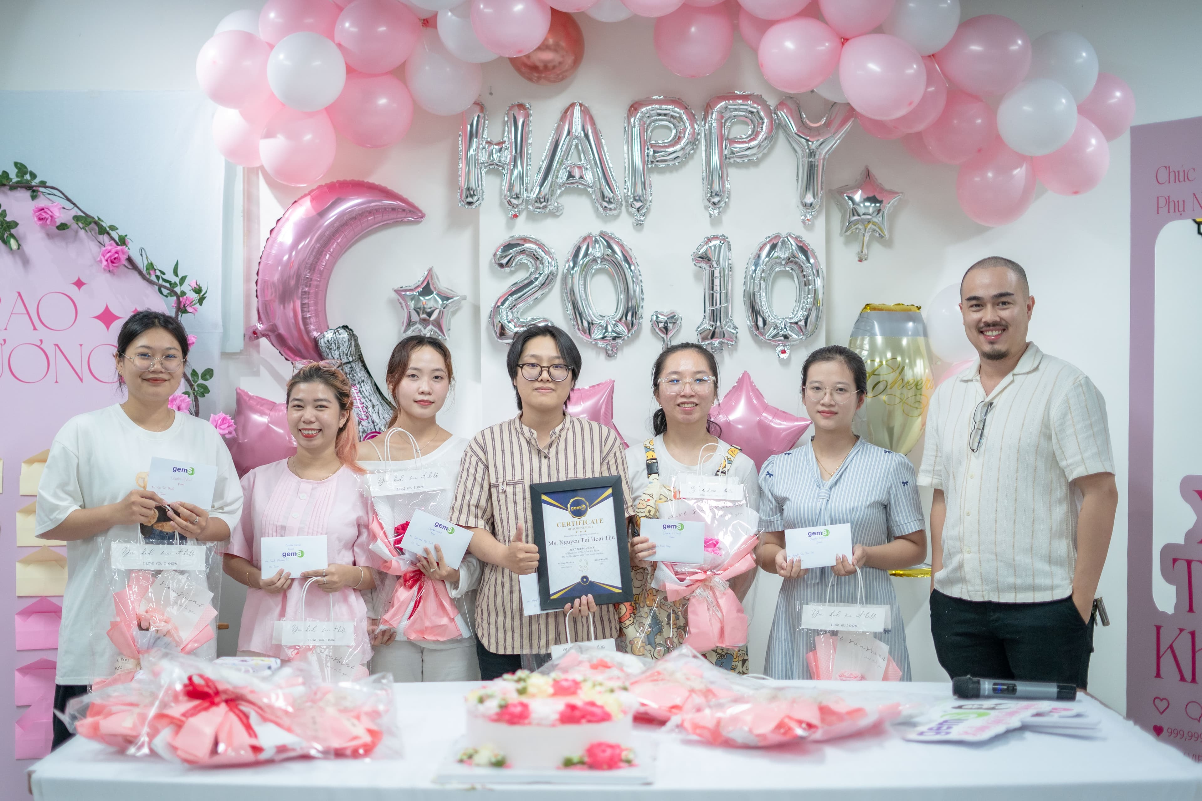 Vừa qua, GEMS UNITED đã tổ chức một buổi tiệc ấm cúng và trang trọng để Vinh danh Nhân sự có thành tích xuất sắc nhất trong Quý III vừa qua!